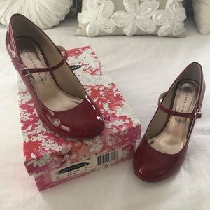 Red Mary Jane pumps 9